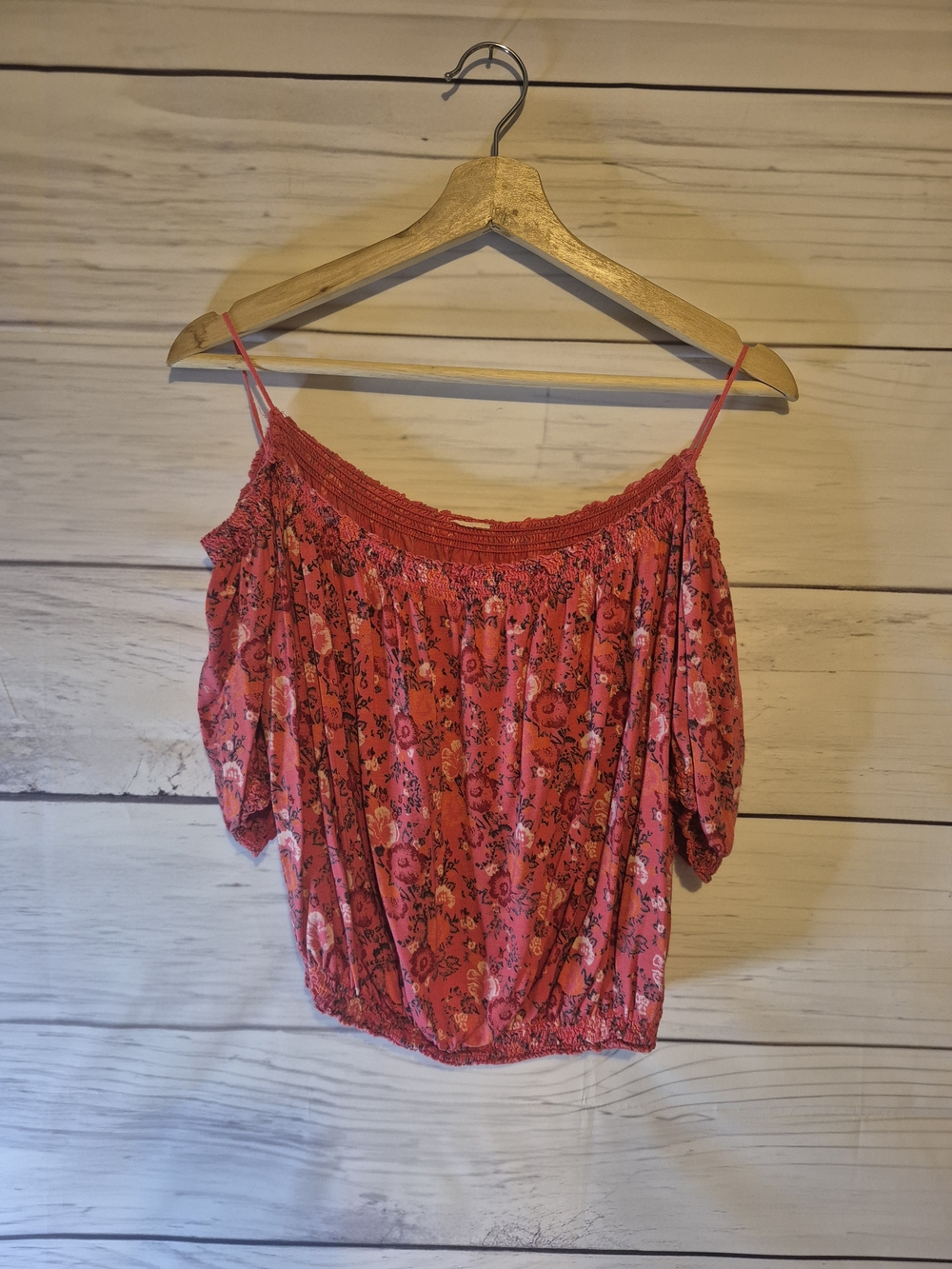 Floral Off-Shoulder Short Sleeve Top in Red